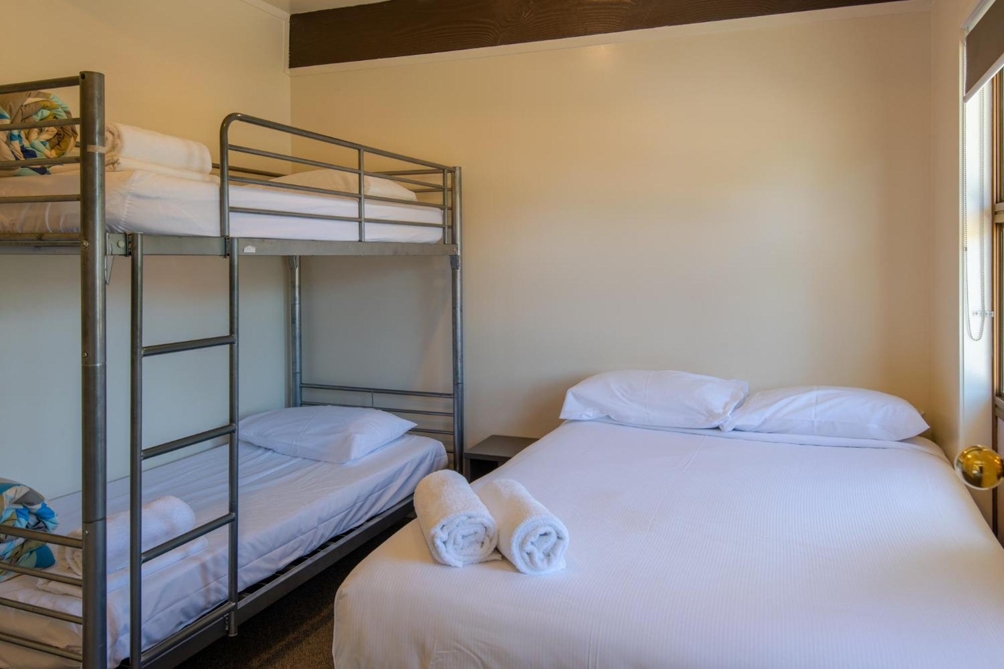 Cambridge Top 10 Holiday Park Екстер'єр фото